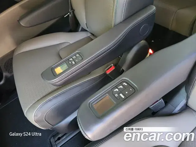 Kia Carnival 2025 — Photo 5/17