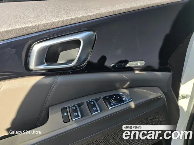 Kia Carnival 2025 — Photo 14/17