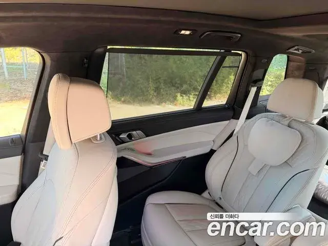BMW X7 2023 — Photo 7/11
