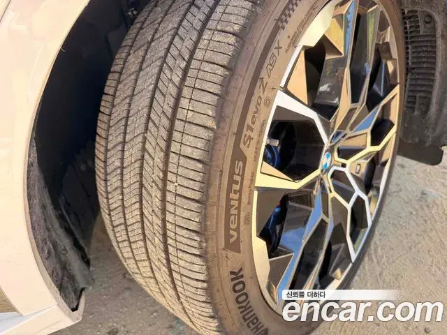 BMW X7 2023 — Photo 11/11