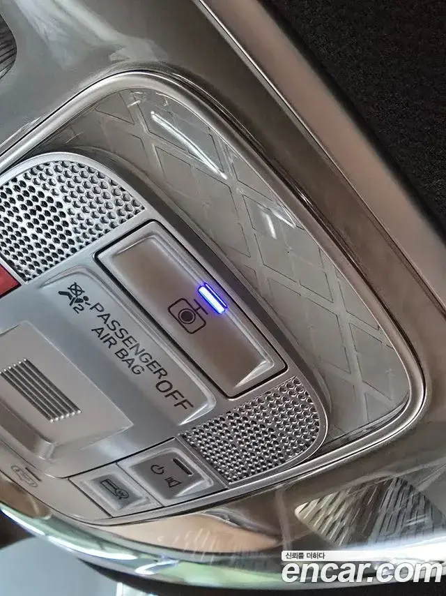 Genesis Electrified G80 2023 — Photo 9/20