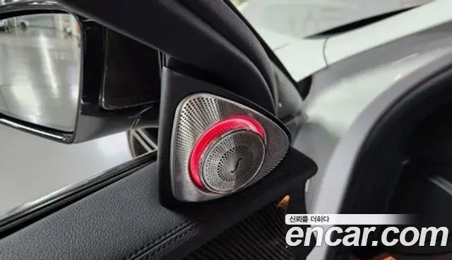 Mercedes-Benz E-Class 2018 — Photo 6/18