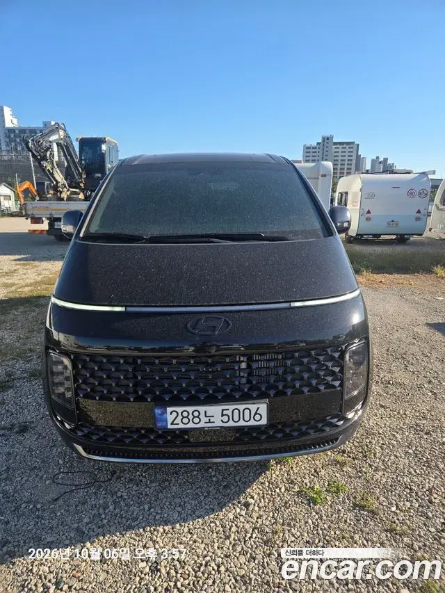 Hyundai Staria 2025 — Photo 3/8