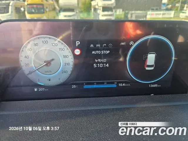 Hyundai Staria 2025 — Photo 8/8