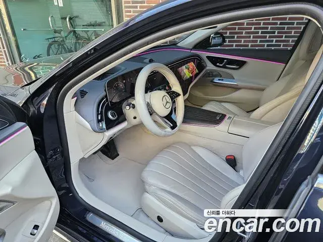 Mercedes-Benz E-Class 2024 — Photo 5/16