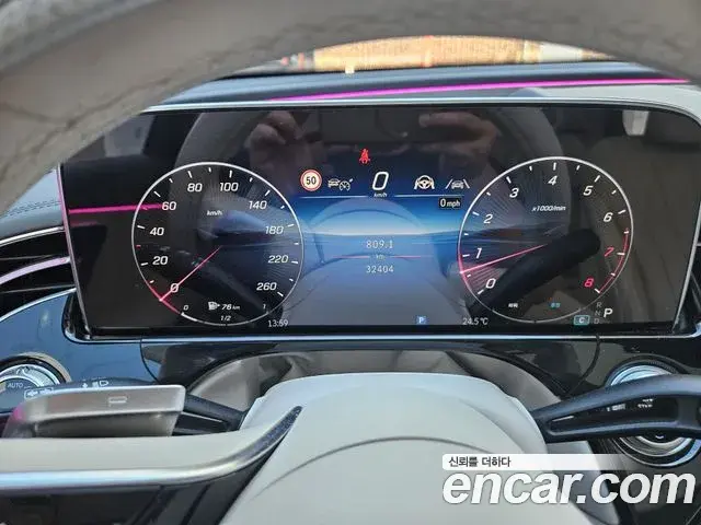 Mercedes-Benz E-Class 2024 — Photo 7/16