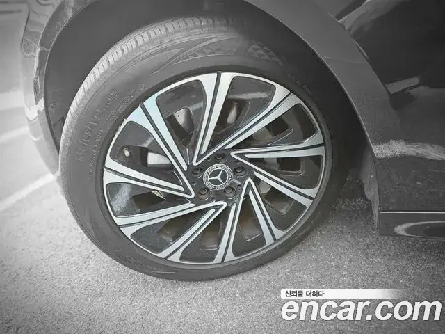 Mercedes-Benz E-Class 2024 — Photo 13/16