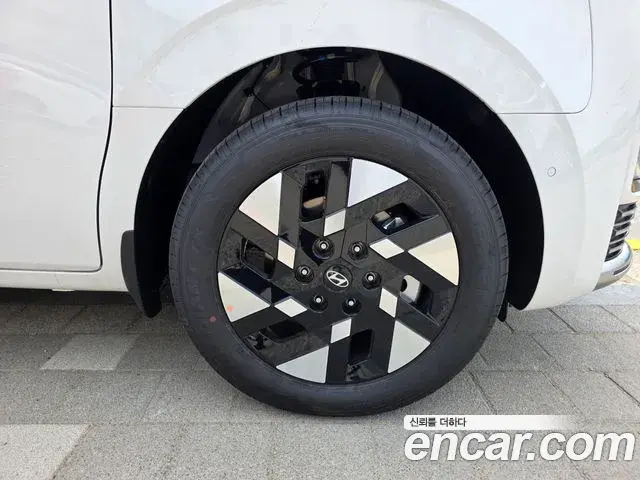 Hyundai Staria 2026 — Photo 10/13