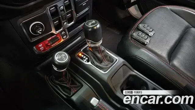 Jeep Wrangler 2021 — Photo 9/20