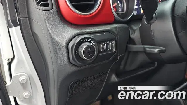 Jeep Wrangler 2021 — Photo 18/20