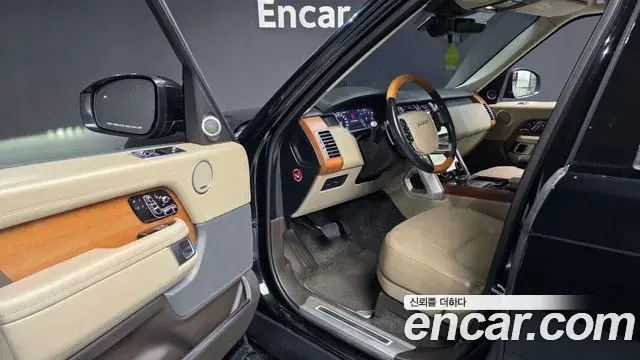 Land Rover Range Rover 2018 — Photo 10/20