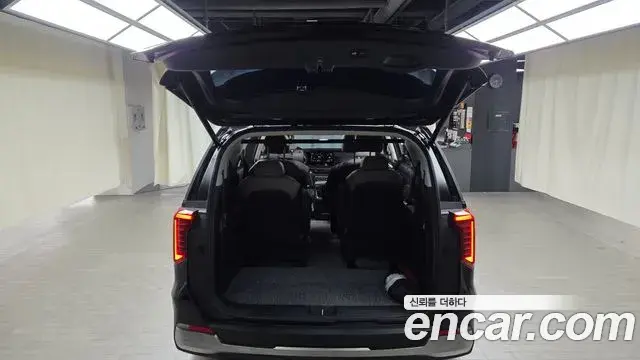 Kia Carnival 2025 — Photo 18/20