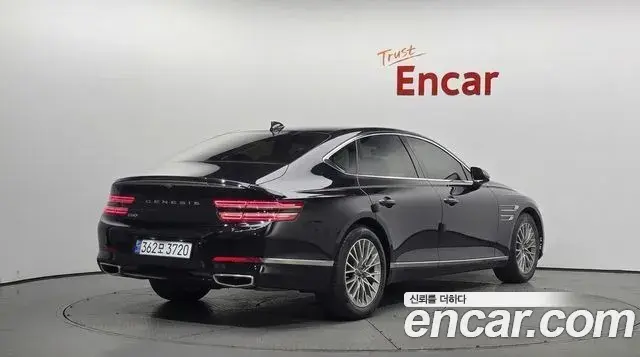 Genesis Electrified G80 2023 — Photo 1/20