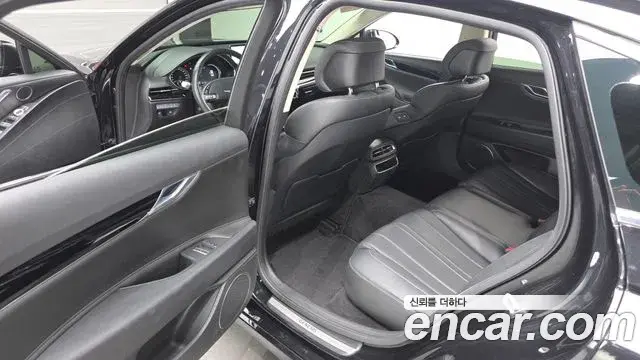 Genesis Electrified G80 2023 — Photo 11/20