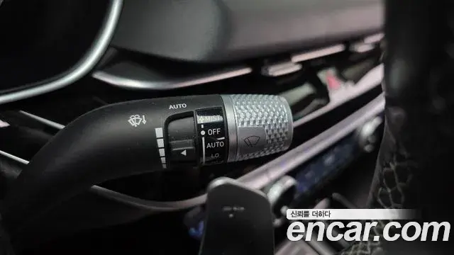 Genesis Electrified G80 2023 — Photo 15/20