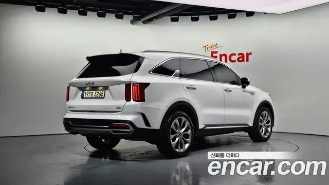 Kia Sorento 2022 — Photo 2/20
