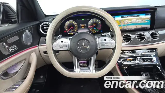 Mercedes-Benz E-Class 2019 — Photo 12/20
