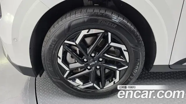 Kia Carnival 2024 — Photo 5/20
