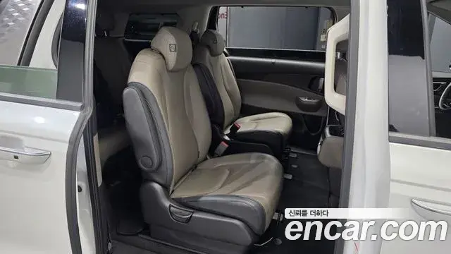 Kia Carnival 2024 — Photo 12/20