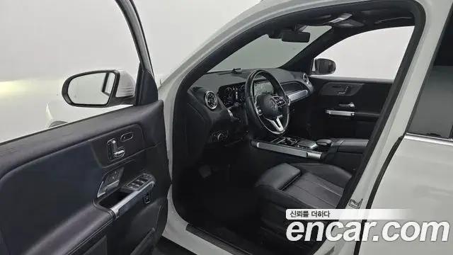 Mercedes-Benz GLB-Class 2022 — Şəkil 10/20