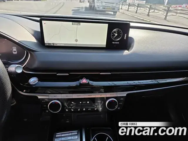 Genesis Electrified G80 2021 — Photo 14/15