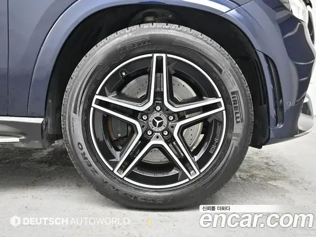 Mercedes-Benz GLE-Class 2021 — Photo 4/20