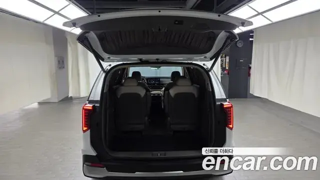 Kia Carnival 2025 — Photo 18/20