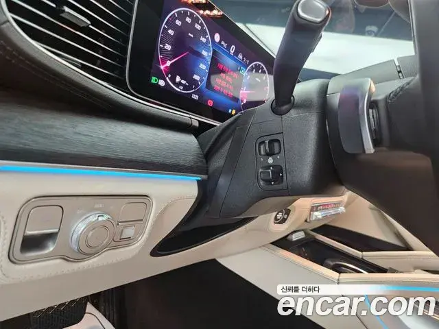 Mercedes-Benz GLE-Class 2026 — Photo 15/20