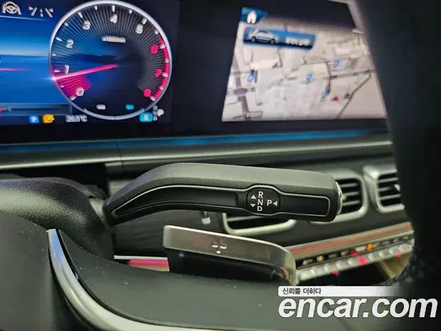 Mercedes-Benz GLE-Class 2026 — Photo 16/20