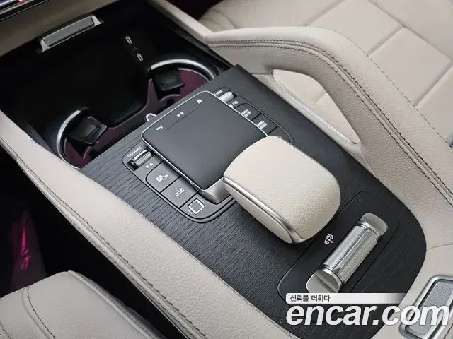 Mercedes-Benz GLE-Class 2026 — Photo 17/20