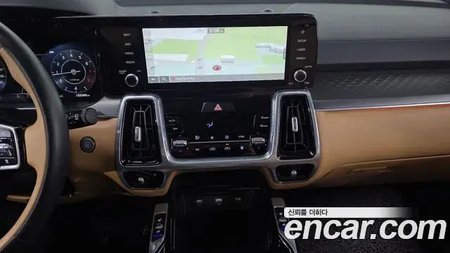 Kia Sorento 2023 — Photo 12/20