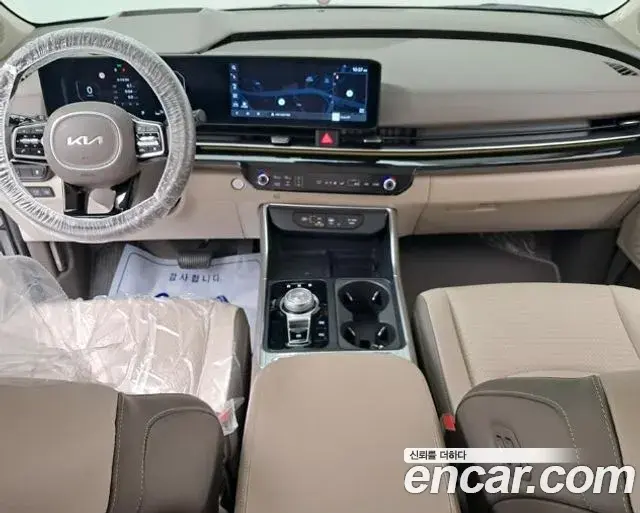 Kia Carnival 2024 — Photo 8/20