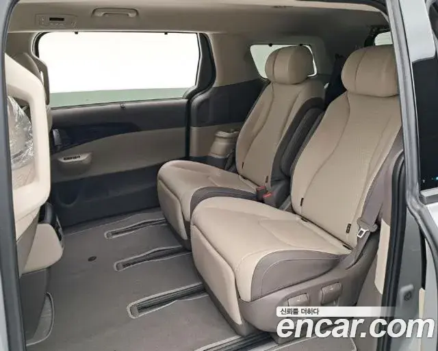 Kia Carnival 2024 — Photo 14/20