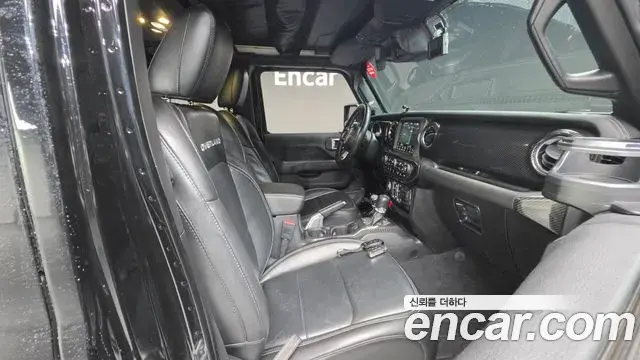 Jeep Wrangler 2021 — Photo 10/20