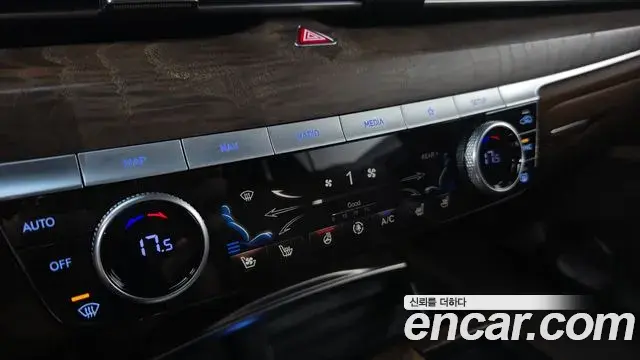 Genesis Electrified G80 2020 — Photo 18/20