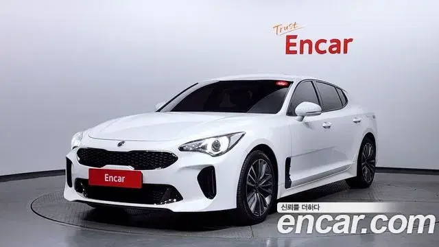 Kia Stinger 2018 — ფოტო 7/20