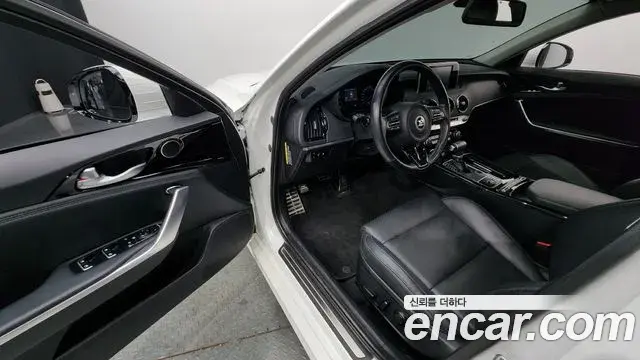 Kia Stinger 2018 — ფოტო 17/20