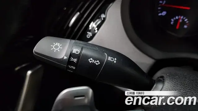 Kia Stinger 2018 — ფოტო 15/20