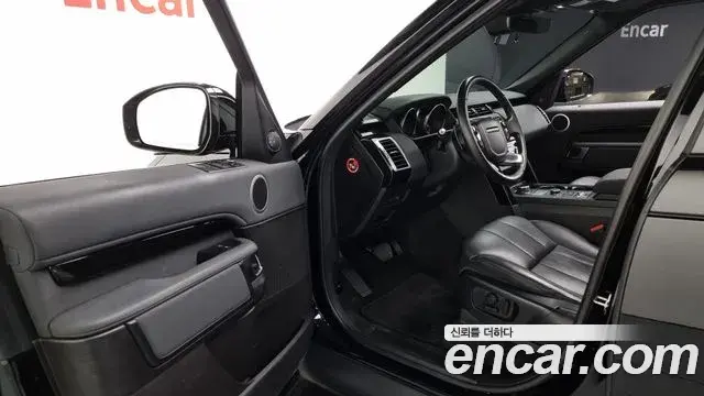 Land Rover Discovery 5 2019 — Şəkil 11/20