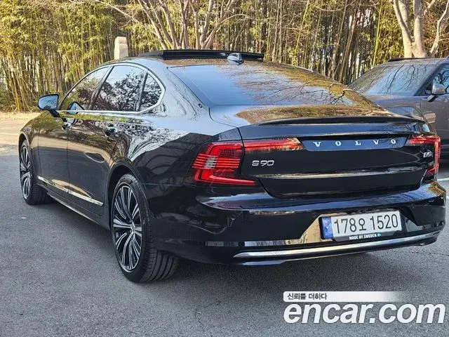 Volvo S90 2022 — Photo 9/20