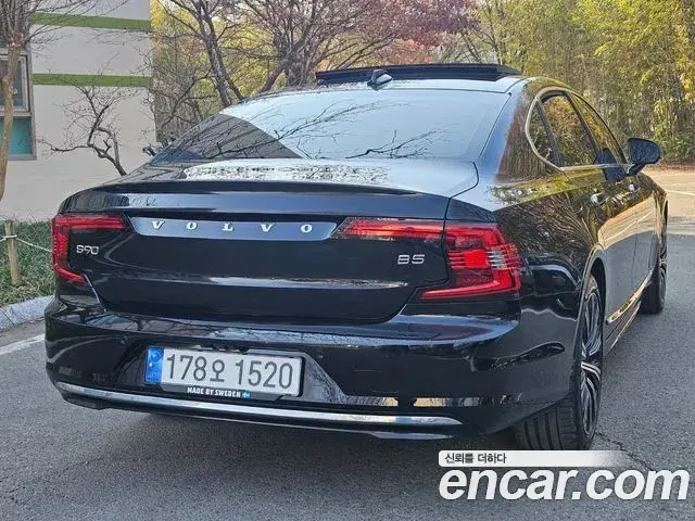 Volvo S90 2022 — Photo 10/20