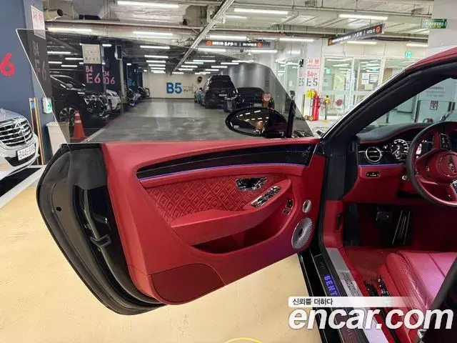 Bentley Continental GT 2019 — Photo 18/18