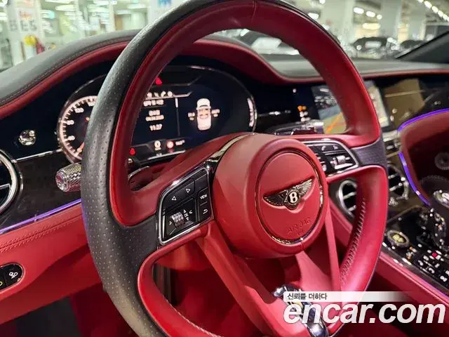 Bentley Continental GT 2019 — Photo 7/18