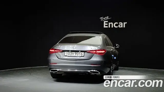 Mercedes-Benz C-Class 2023 — ფოტო 7/20