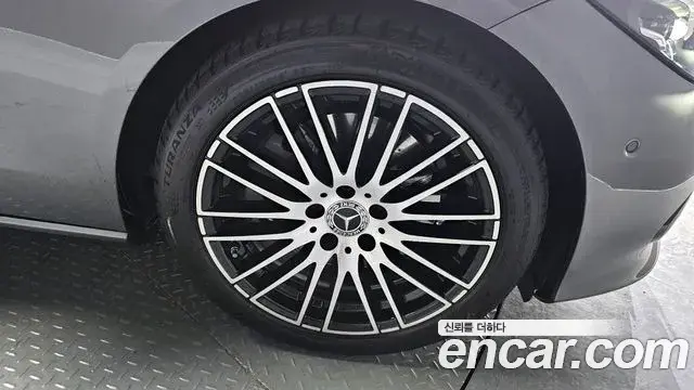 Mercedes-Benz C-Class 2023 — ფოტო 20/20