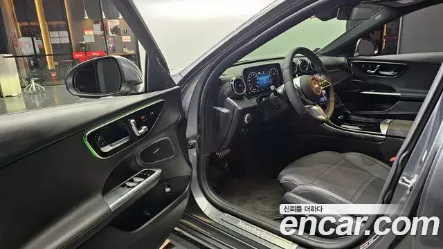 Mercedes-Benz C-Class 2023 — ფოტო 18/20