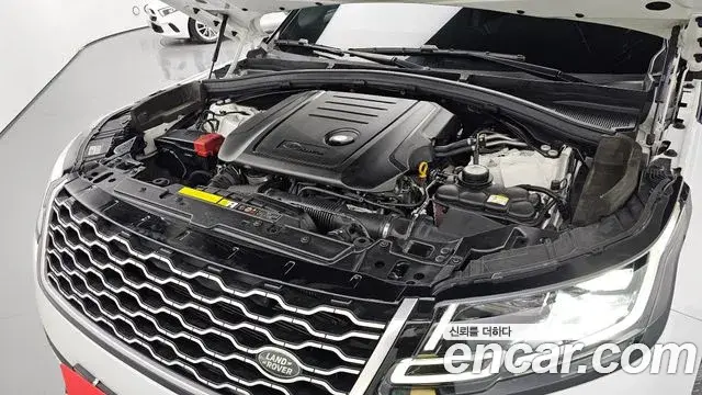 Land Rover Range Rover Velar 2019 — Фото 6/20