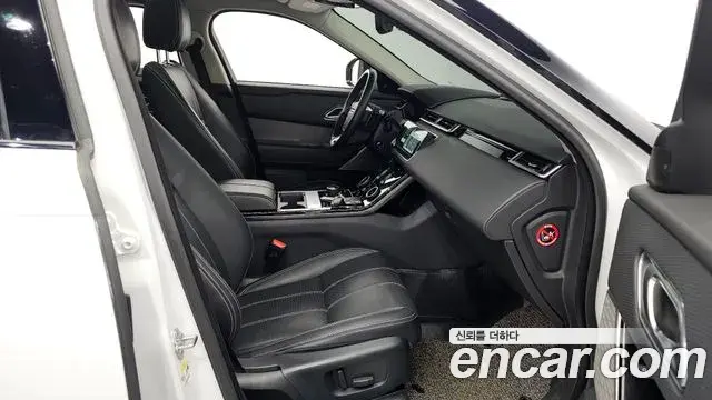 Land Rover Range Rover Velar 2019 — Фото 11/20