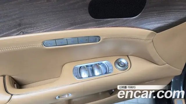 Genesis G90 2022 — ფოტო 13/20