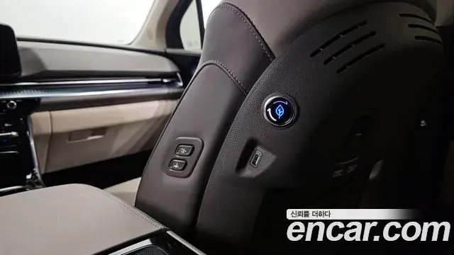 Kia Carnival 2021 — Фото 19/20